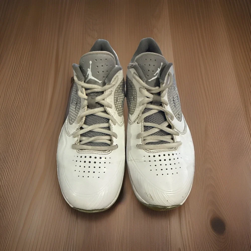 Nike Air Jordans Blazing‎ White Metallic Gray 510587-100 Mens Size 4.5
